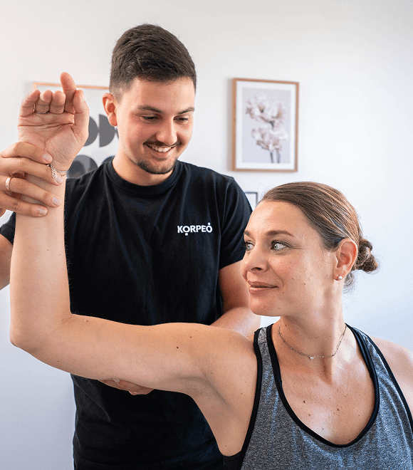 Gezielte Übungen mit Fokus auf Rehabilitation – kombinierte Bewegungstherapie im Fitnessstudio Aßlar.