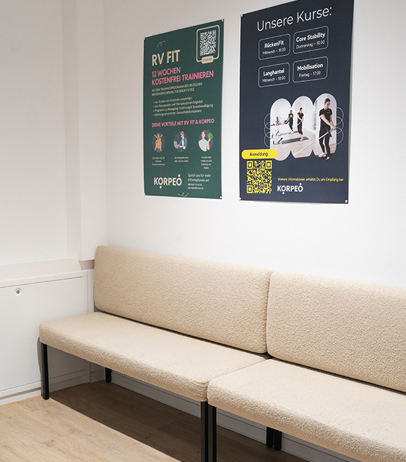 Sitzmoeglichkeit im Wartebereich von KORPEO Rodgau