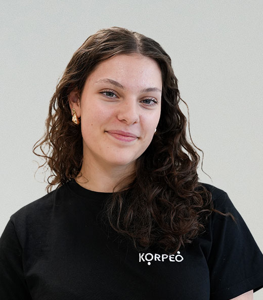 Junge Prakikantin Sophie